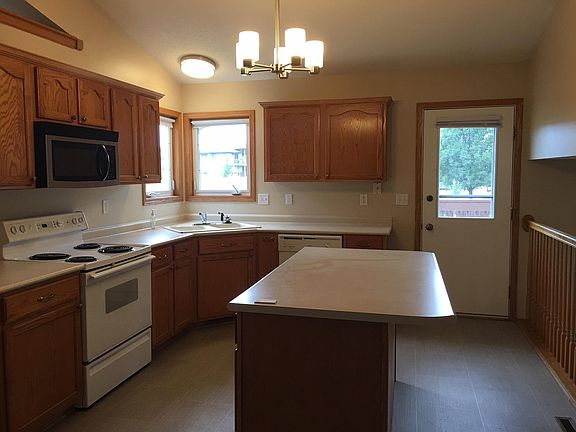 5th image of 1030 SE Indigo Ln