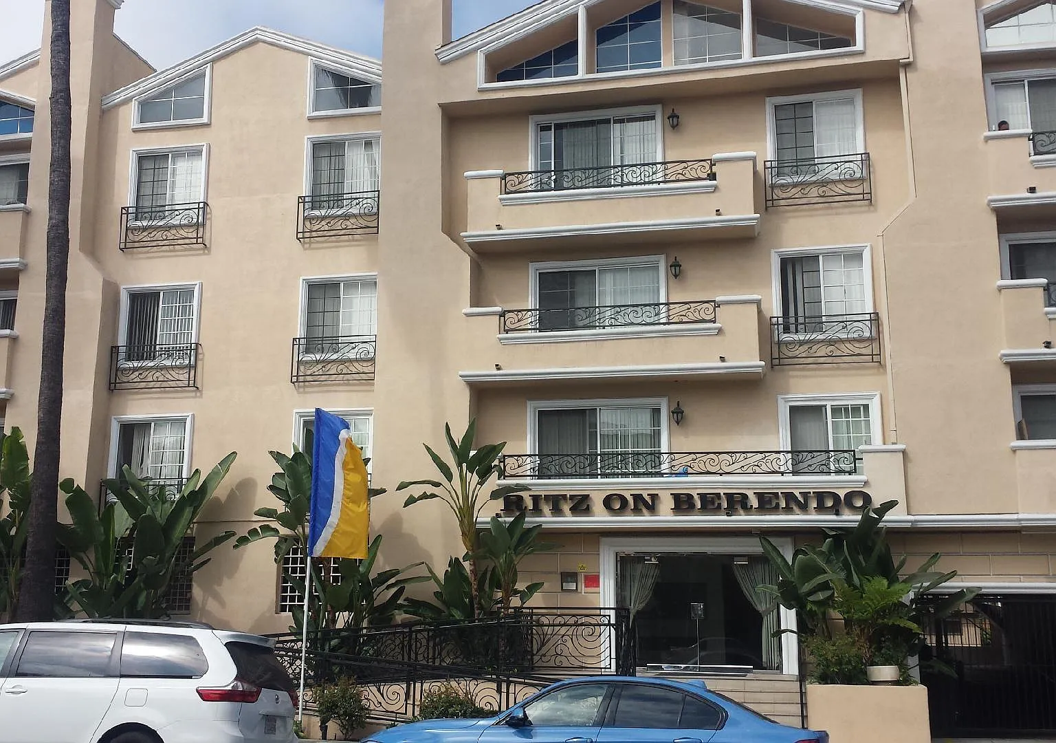 The Ritz on Berendo — Photo 3