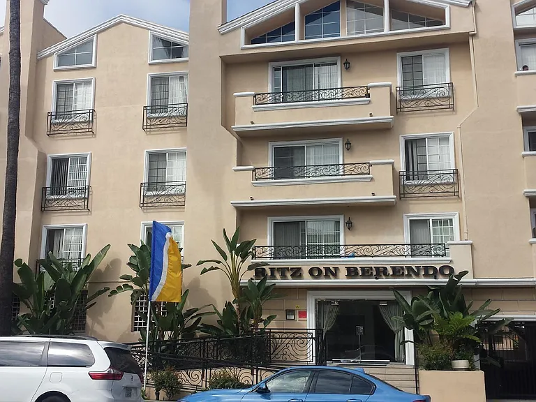 The Ritz on Berendo — Photo 3