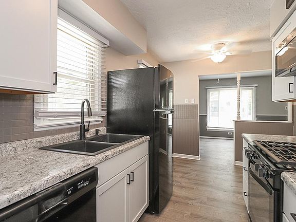 5th image of 2813 Hermit Ave