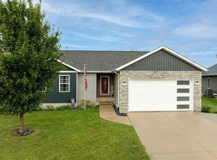 593 Raleigh Ln, Marion, IA 52302