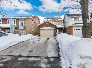11 Foxacre Row, Brampton, ON L6V 3V7