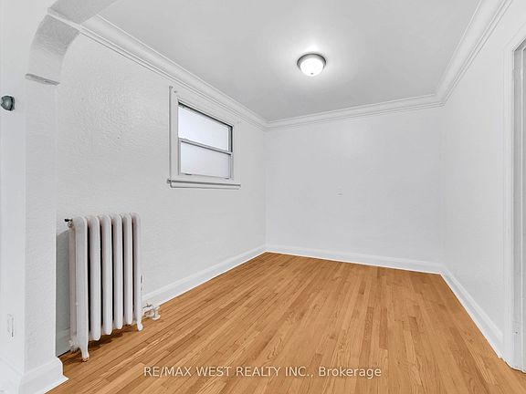 5th image of 284 Fairlawn Ave