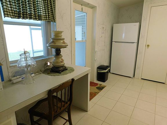 4th image of 11103 Maverick Dr