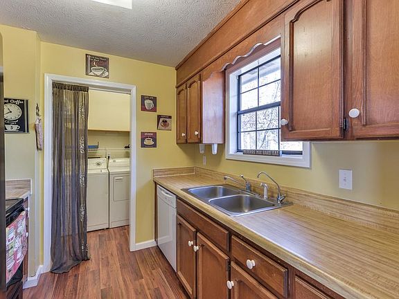 3rd image of 1707 Winding Way