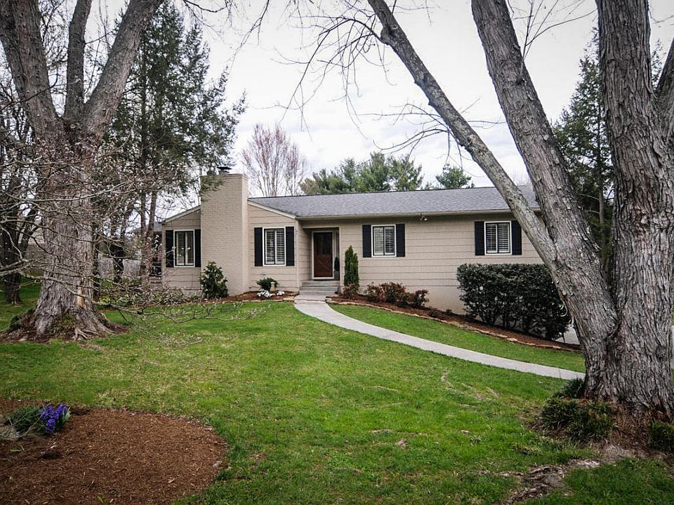 1st image of 1304 Cherry Tree Ln