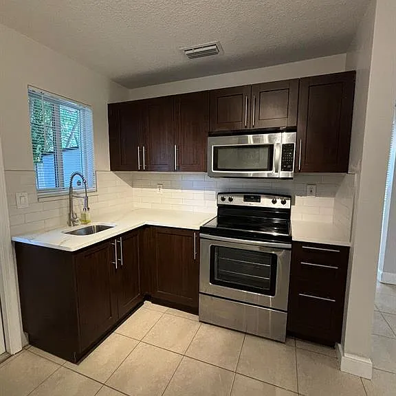 1713 N Dixie Hwy #3 — Photo 10