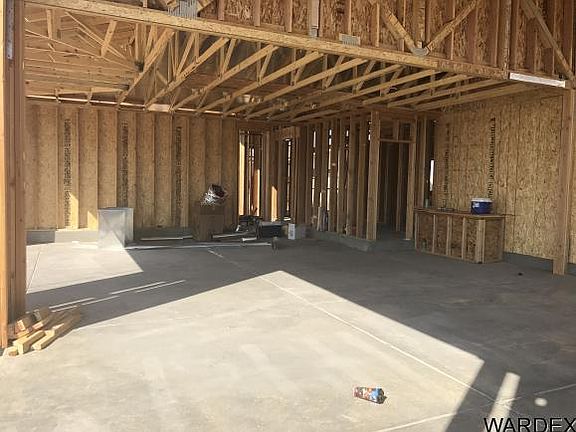 4th image of 3325 Newport Dr
