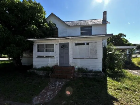 913 Avenue B, Fort Pierce, FL 34950