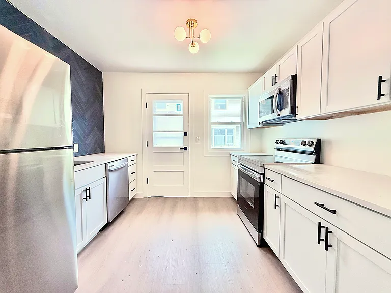 1132 S 33rd St #1 — Photo 3