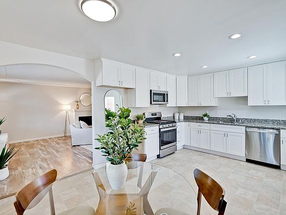 4th image of 2872 Manda Dr