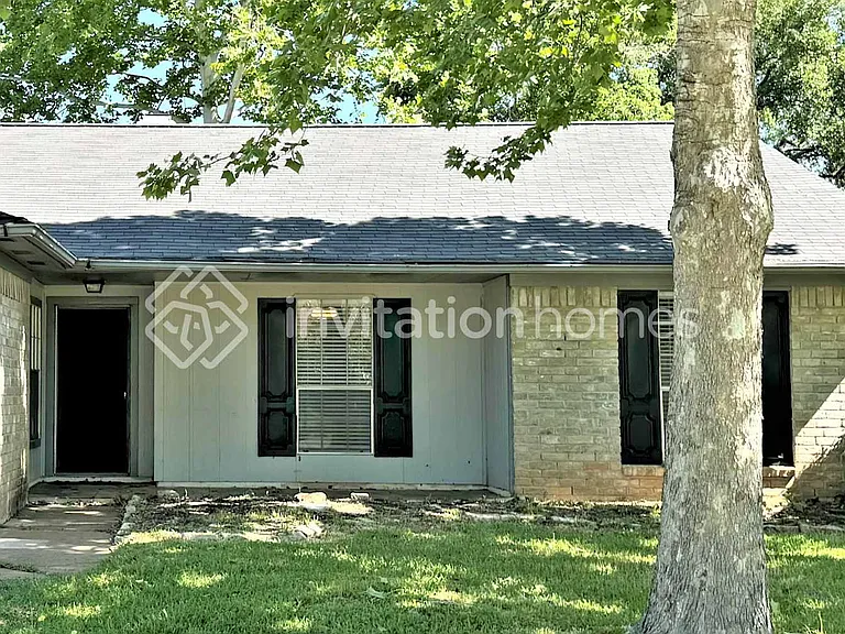 1810 Runaway Scrape Ct — Photo 1