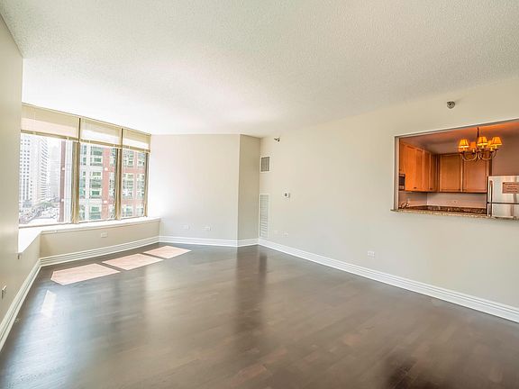 3rd image of 400 N Lasalle St APT 904