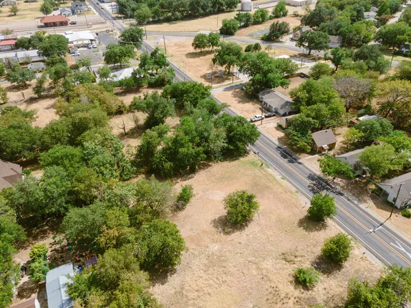 713 N Houston St, Granbury, TX 76048