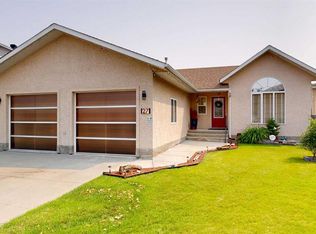 27 SW Patterson Pl, Whitecourt, AB T7S 1W5