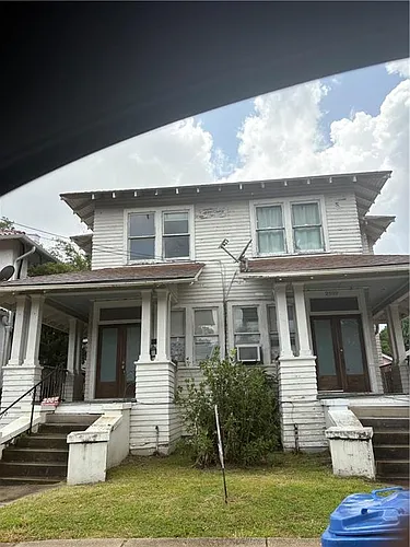 2010 Broadway St Photo 1