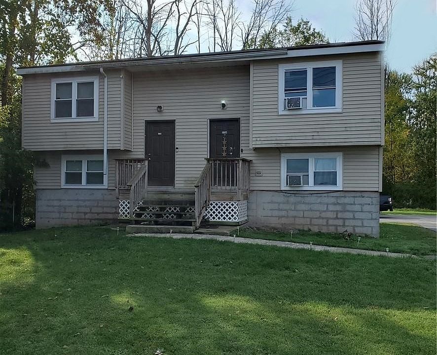 1st image of 315 Roberts St