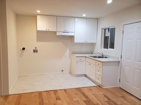 2nd image of 1720 W 51st Pl