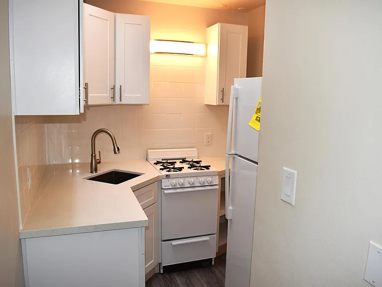 110 Camino Del Sol #B — Photo 3