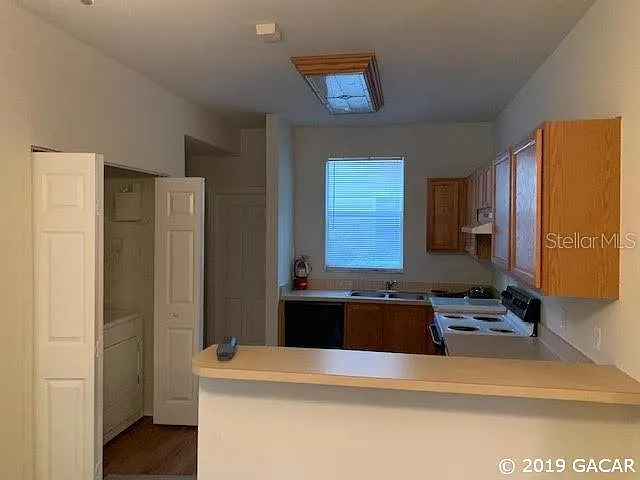 2 bed, 2.5 bath, 1176 sqft, $1,400 — Photo 3