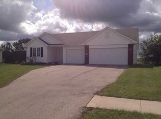 405 Cloud Mist Dr, Capron, IL 61012
