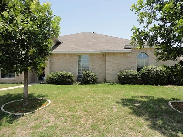 1120 Rio Bravo Dr — Photo 2