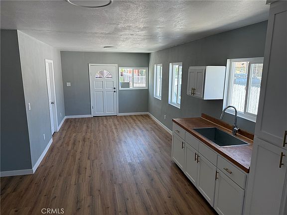 3rd image of 233 E 105th St