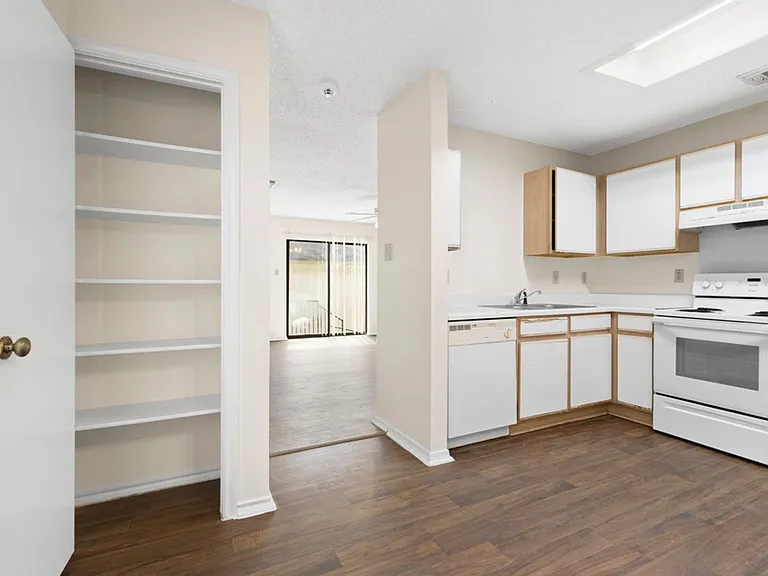 9711 Arcade Rdg — Photo 11