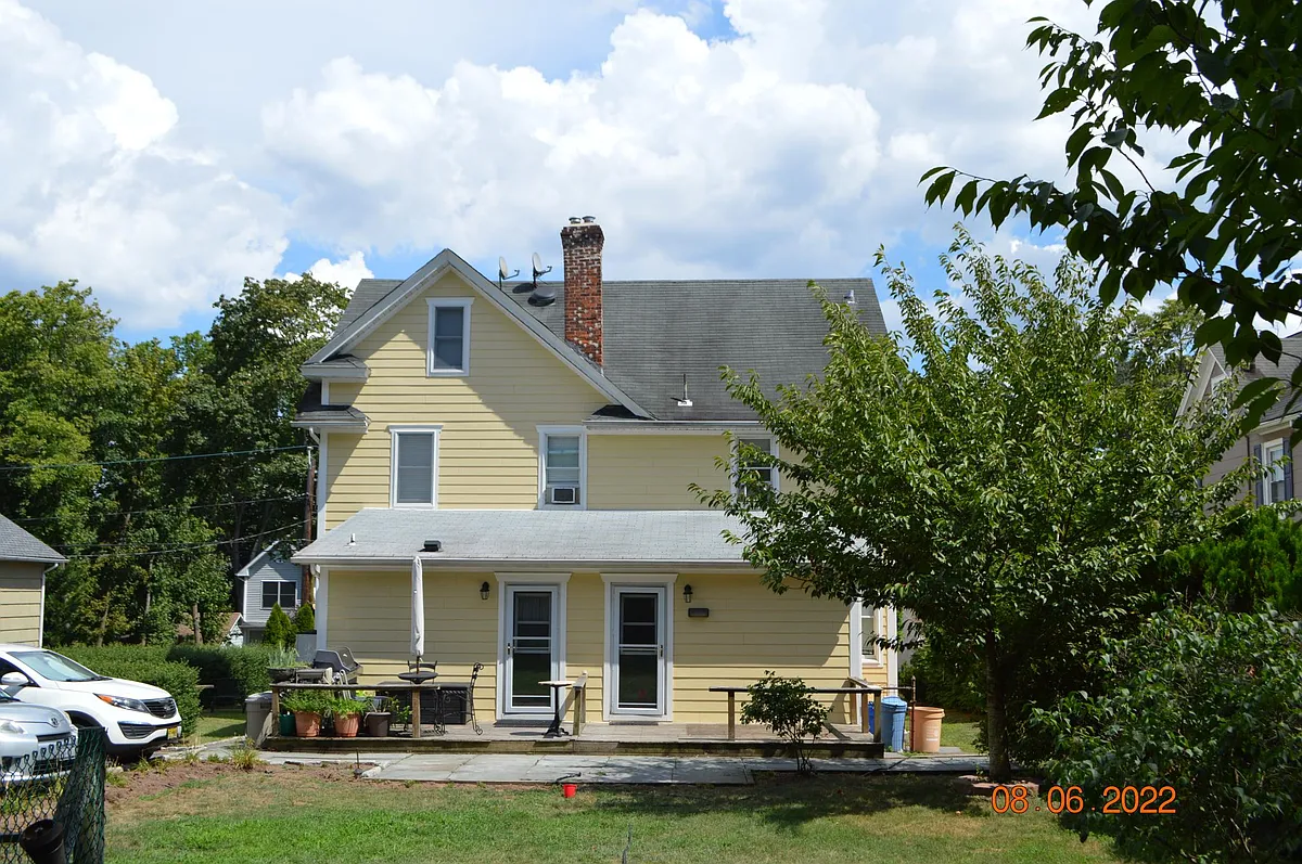 Building Photo - 18-20 Somerville Rd