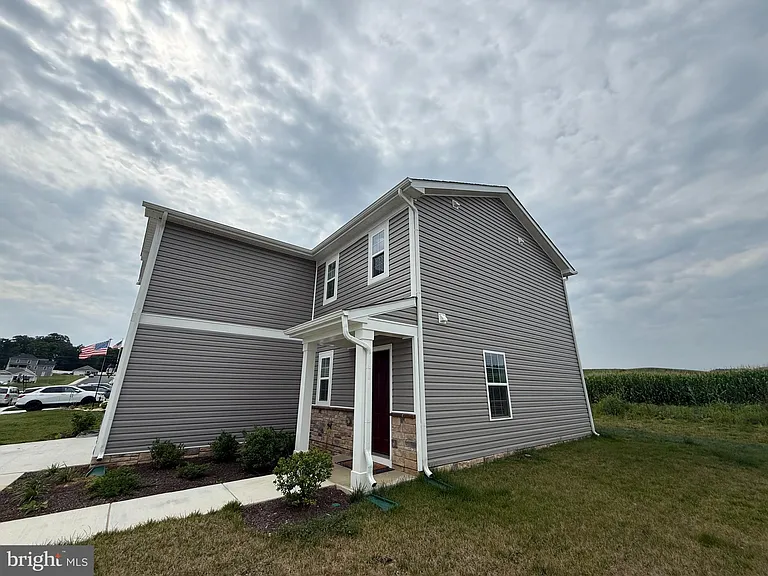 223 Orpington Dr — Photo 28