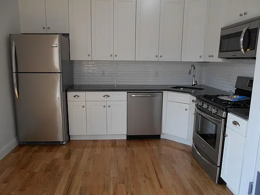 Rented by NY Space Finders Inc. | media 44