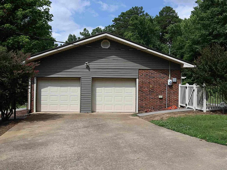 148 Mount Carmel Rd — Photo 2