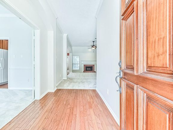 3rd image of 9523 Barretts Glen Ct
