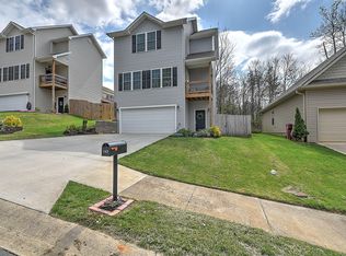 142 Ridge Pointe Dr, Johnson City, TN 37604