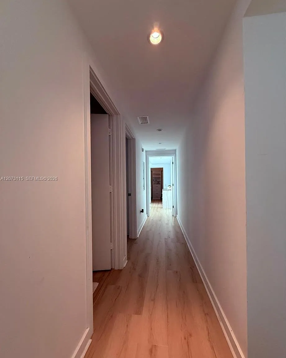 2 bed, 1084 sqft, $4,500 — Photo 4