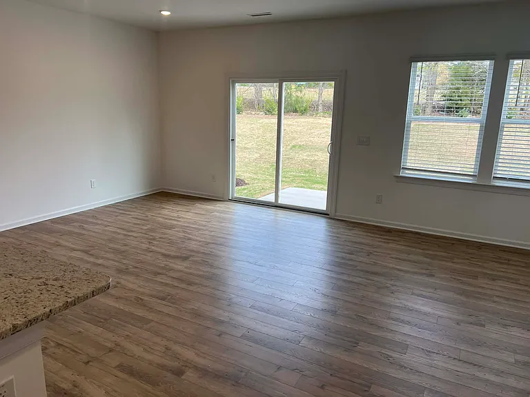 224 Hank Way — Photo 5