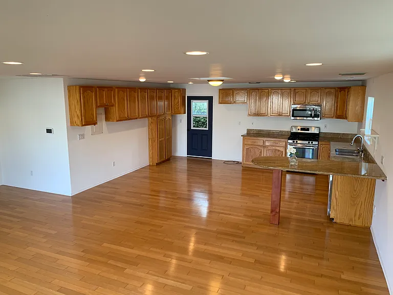 4635 Lindblade Dr #B — Photo 10