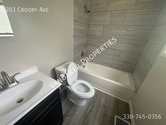 4th image of 203 Crosby St
