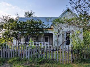 206 Columbus St, Mc Dade, TX 78650