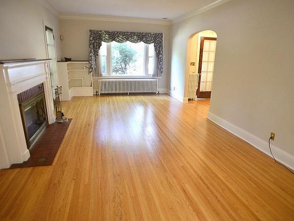 5th image of 2304 Carter Ave
