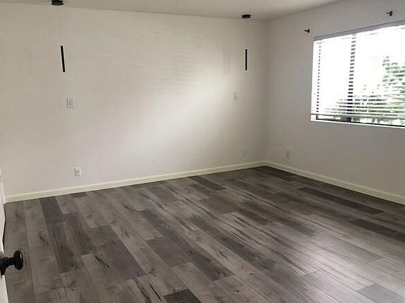 2nd image of 1640 S Bentley Ave #2 & 4