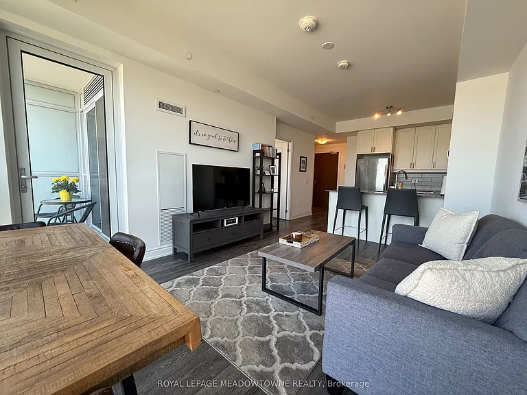 1050 Main St E #512 — Photo 9