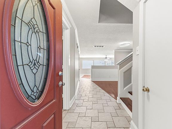 3rd image of 26848 Manor Crest Ct