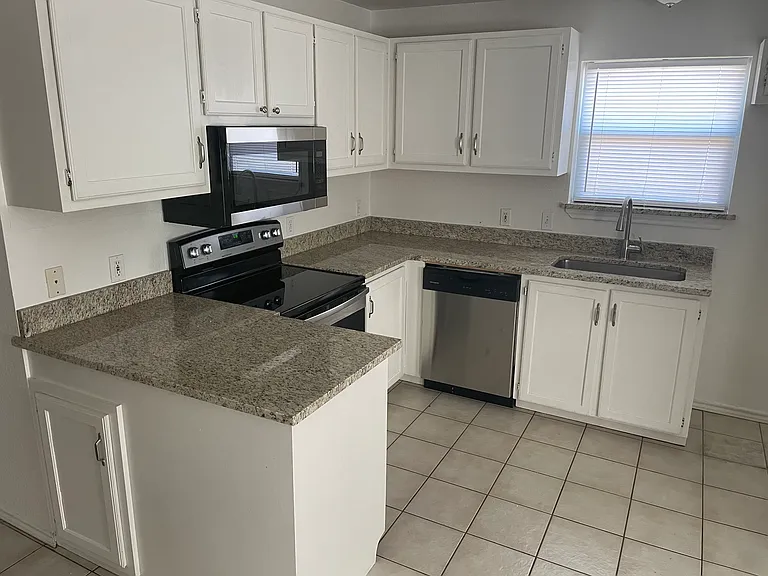 308 Kathy Ln — Photo 8