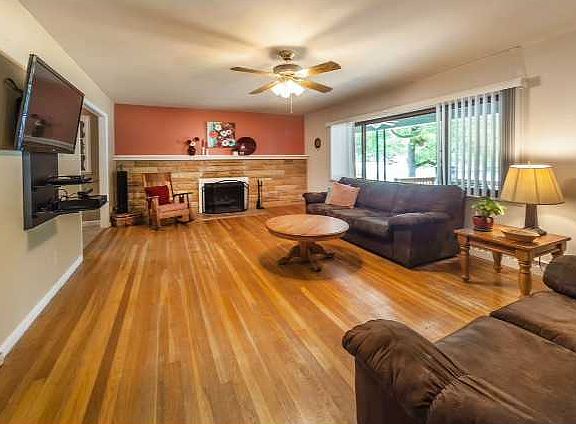 4th image of 2243 Fisher Ave