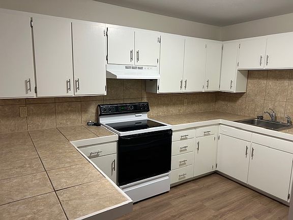 4th image of 415 Terry Ave #2