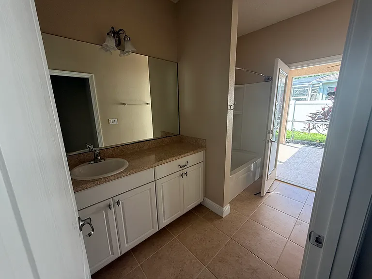 3833 Esplanade Ave — Photo 9
