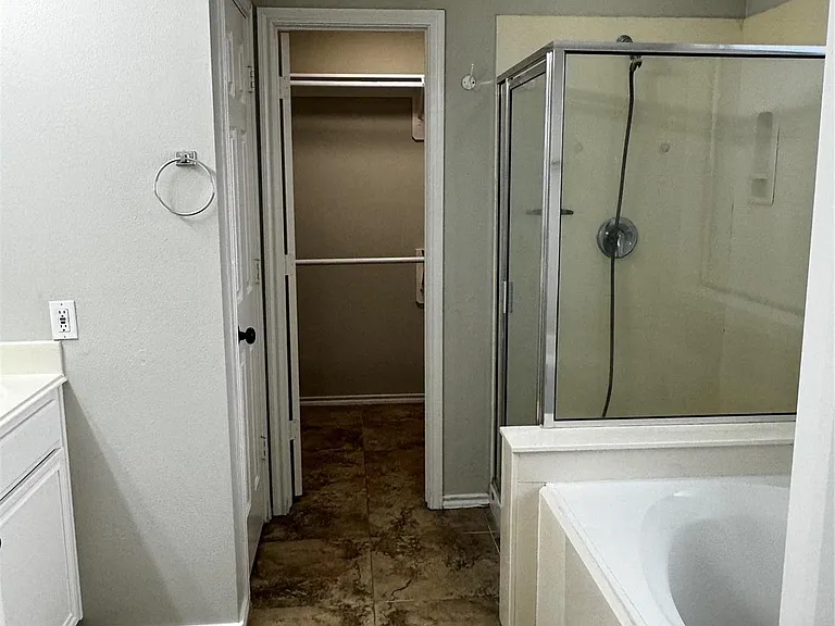 18614 Timbers Dr — Photo 13