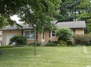 16 Houser Ct, Lincoln, IL 62656