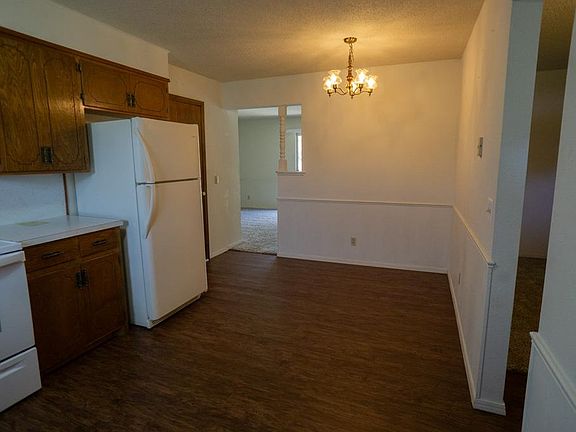 4th image of 2616 2nd St